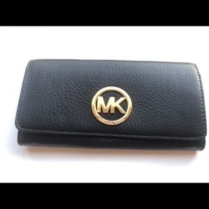 Micheal Kors black leather wallet